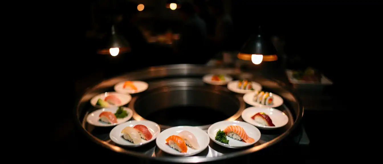 Десять тарелок — не предел: в Kura Sushi раскрыли средние аппетиты посетителей