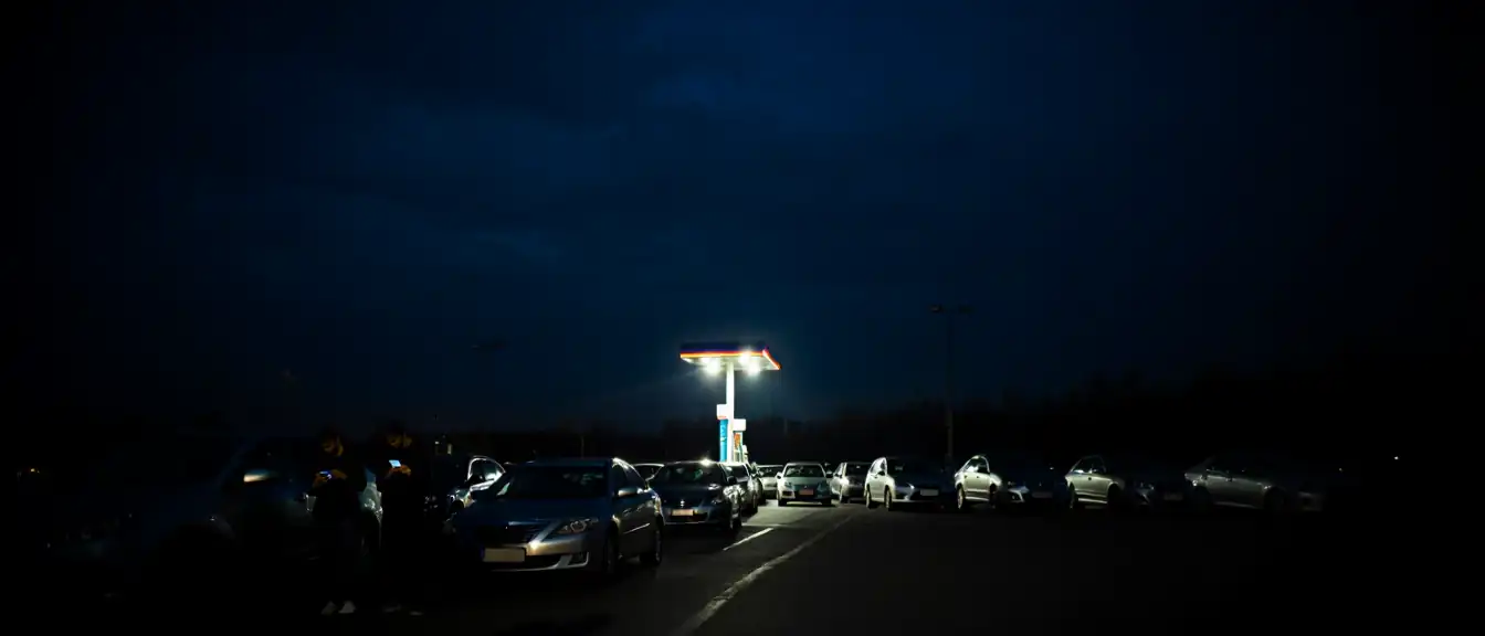 Охота за бензином: как московские автомобилисты адаптируются к топливному дефициту