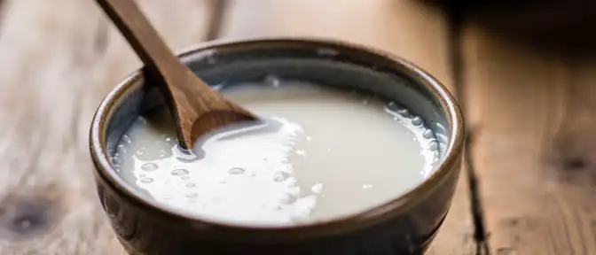 Почему кисломолочные продукты полезнее обычного молока: мнение специалиста